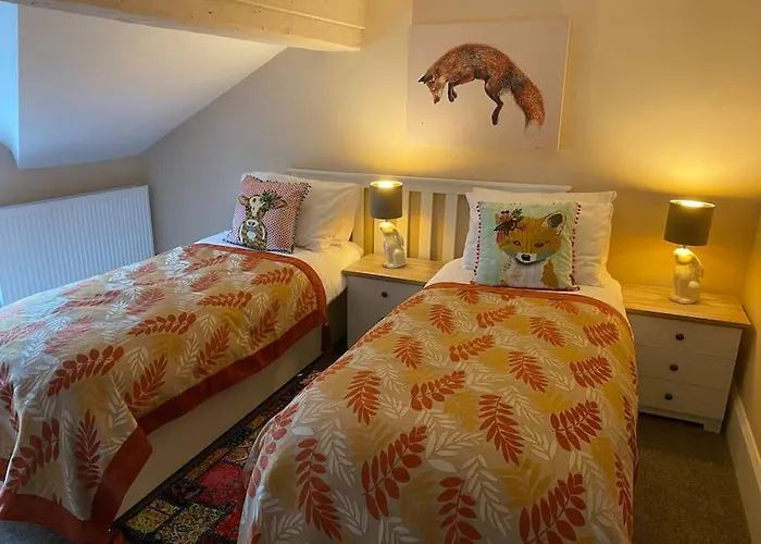 Happy Feet Cottage, Sleeps 6
