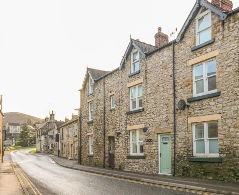 Happy Feet Cottage, Sleeps 6 Holiday home