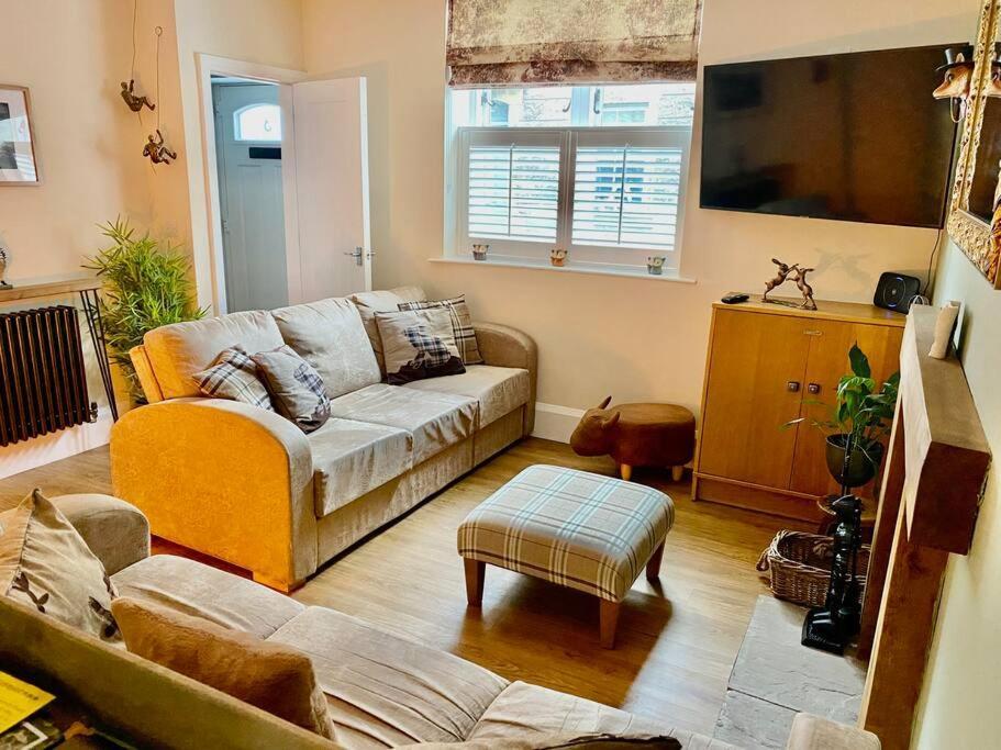 Happy Feet Cottage, Sleeps 6 Holiday home *