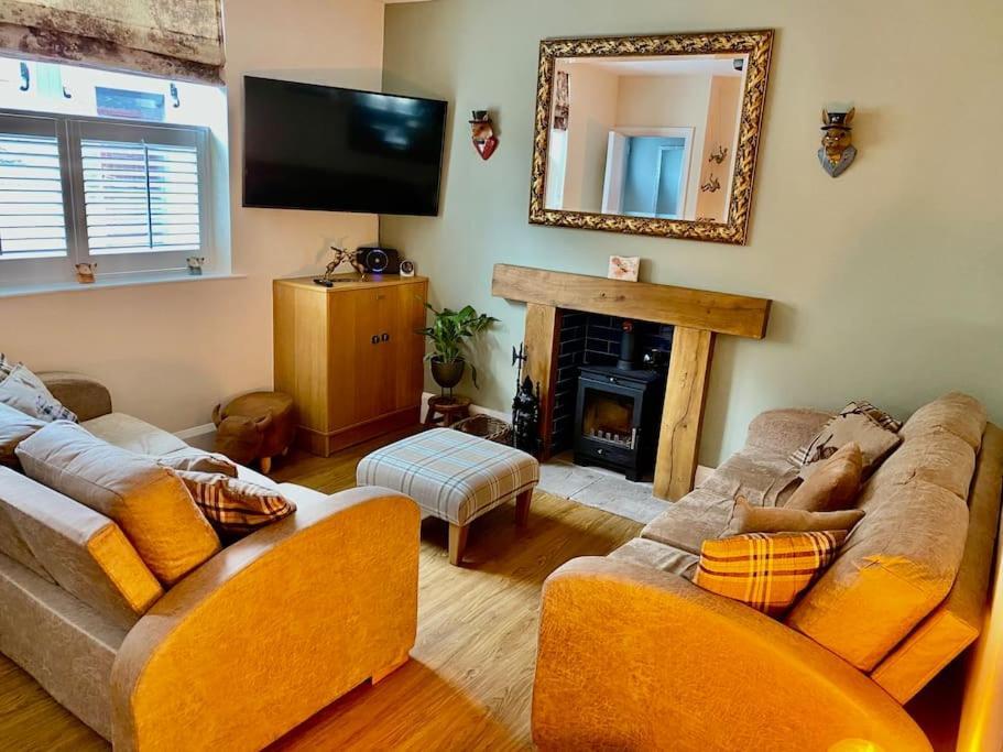 Happy Feet Cottage, Sleeps 6 Holiday home Bradwell (Derbyshire)